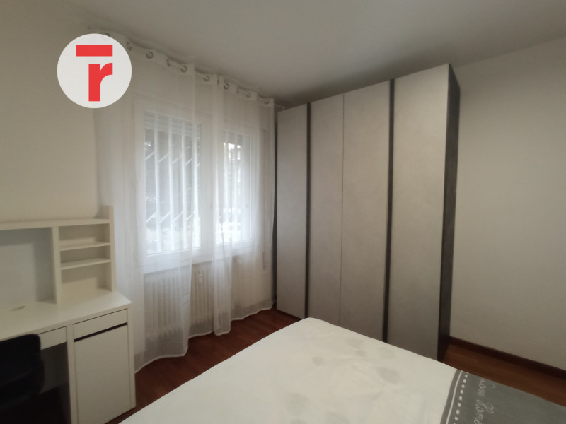 -APPARTAMENTO PER STUDENTI O GIOVANI LAVORATORI-

L’immobile è situato in una zona residenziale d...