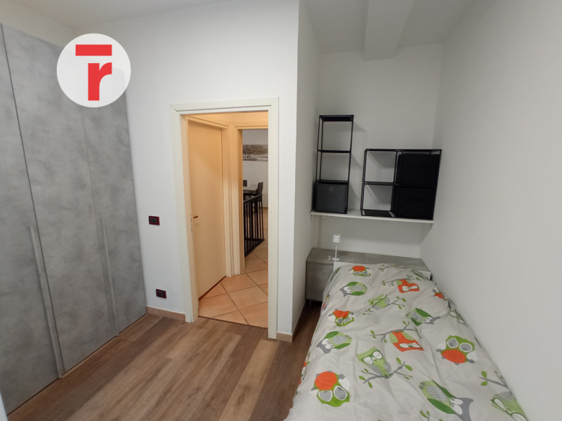 -APPARTAMENTO PER STUDENTI O GIOVANI LAVORATORI-

L’immobile è situato in una zona residenziale d...