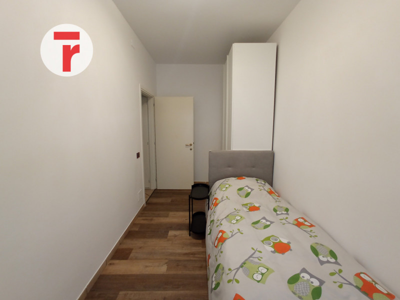 -APPARTAMENTO PER STUDENTI O GIOVANI LAVORATORI-

L’immobile è situato in una zona residenziale d...