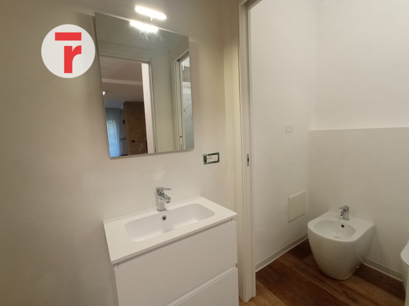 -APPARTAMENTO PER STUDENTI O GIOVANI LAVORATORI-

L’immobile è situato in una zona residenziale d...