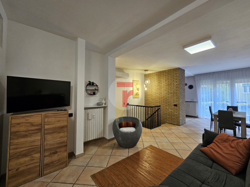 -APPARTAMENTO PER STUDENTI O GIOVANI LAVORATORI-

L’immobile è situato in una zona residenziale d...