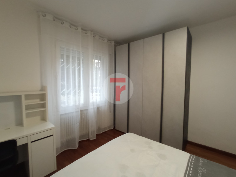 -APPARTAMENTO PER STUDENTI O GIOVANI LAVORATORI-

L’immobile è situato in una zona residenziale d...