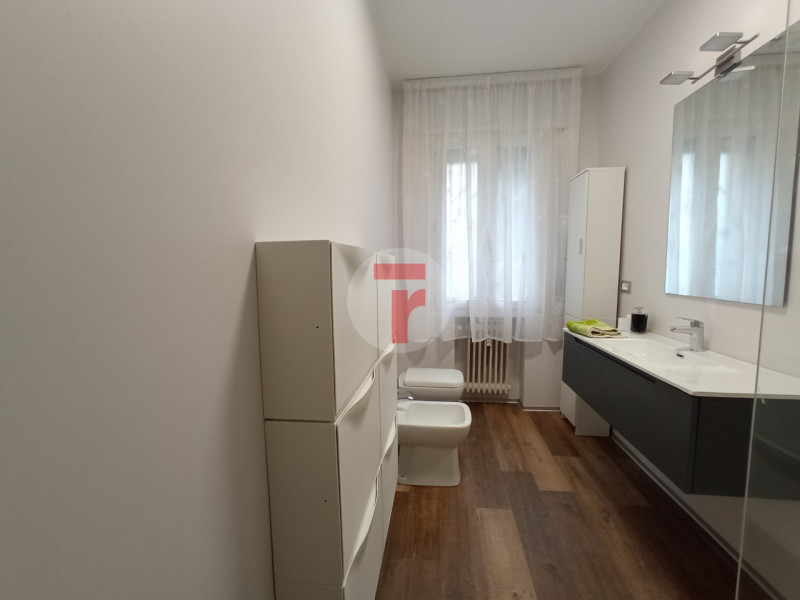 -APPARTAMENTO PER STUDENTI O GIOVANI LAVORATORI-

L’immobile è situato in una zona residenziale d...