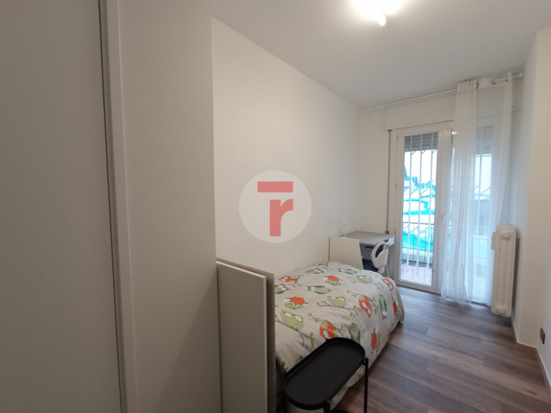 -APPARTAMENTO PER STUDENTI O GIOVANI LAVORATORI-

L’immobile è situato in una zona residenziale d...