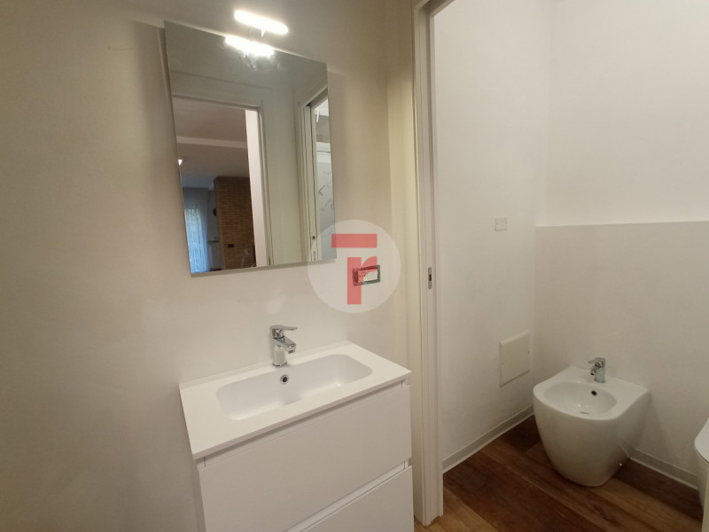 -APPARTAMENTO PER STUDENTI O GIOVANI LAVORATORI-

L’immobile è situato in una zona residenziale d...