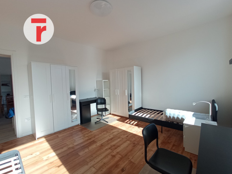 Santissima Trinità - PER STUDENTI -Appartamento al secondo ed ultimo piano di palazzina di poche ...