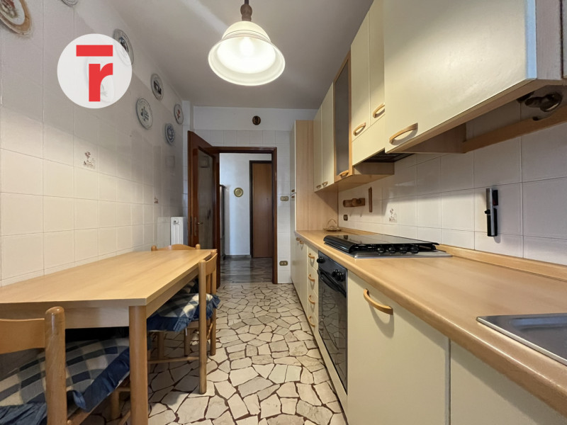 - APPARTAMENTO PER STUDENTI-

In una delle aree più richieste dagli studenti, a poca distanza dal...