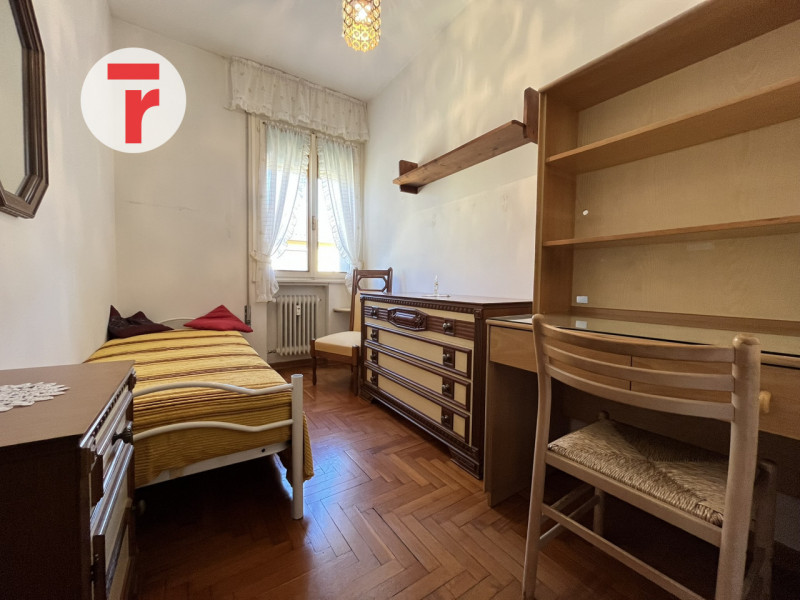 - APPARTAMENTO PER STUDENTI-

In una delle aree più richieste dagli studenti, a poca distanza dal...