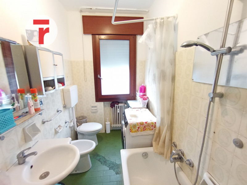 In zona San Bellino, in una via interna e silenziosa, a pochi passi dal centro del quartiere e co...