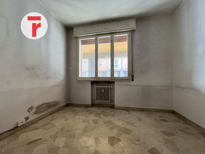 Immobile si trova a pochi passi dalle scuole, supermercati e la fermata del tram di San Carlo che...