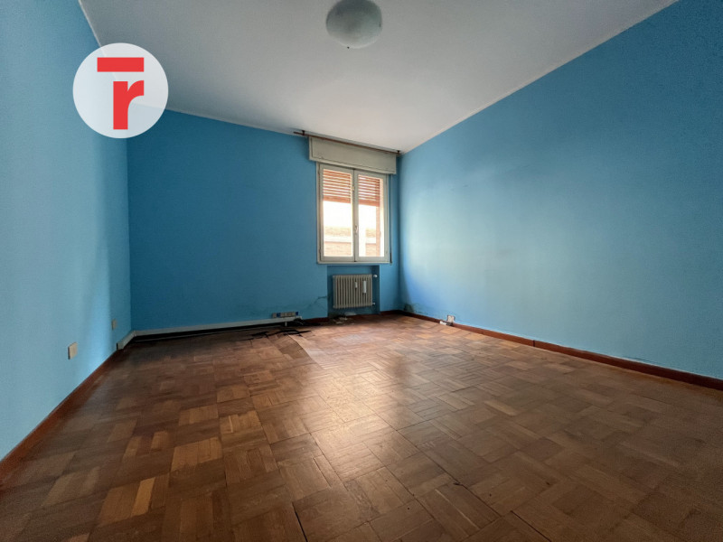 Immobile si trova a pochi passi dalle scuole, supermercati e la fermata del tram di San Carlo che...