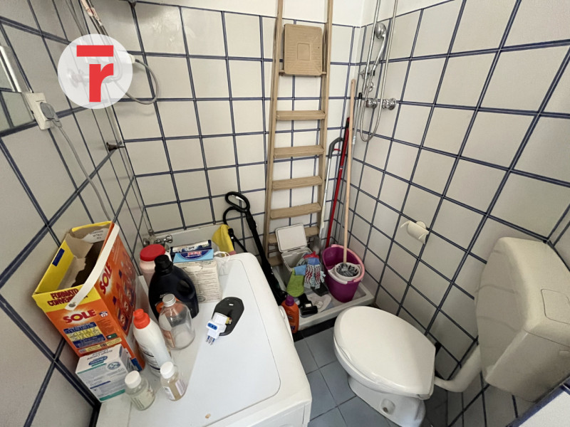 In un contesto piacevole e ben curato, all’interno di un condominio con ascensore, appartamento d...