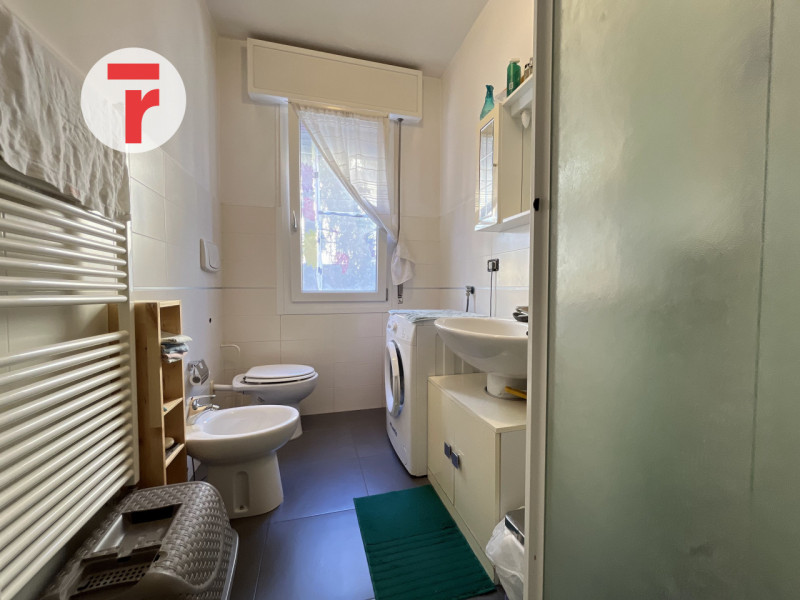 In uno dei quartieri più apprezzati e comodi della città, San Bellino, appartamento completamente...