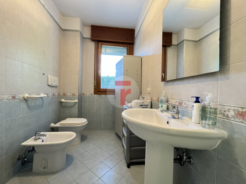 Appartamento inserito all’interno di un contesto residenziale edificato nel 2005, soluzione estre...