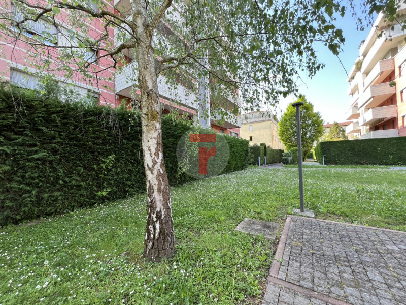 Appartamento inserito all’interno di un contesto residenziale edificato nel 2005, soluzione estre...