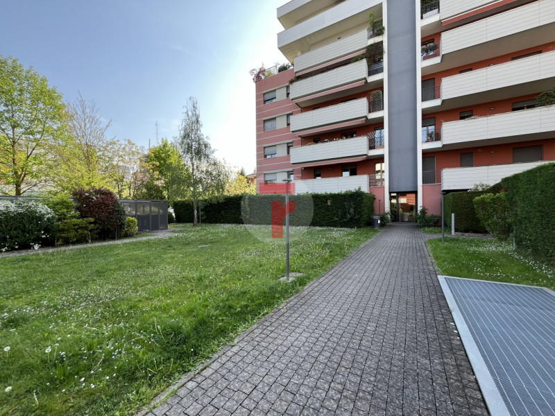 Appartamento inserito all’interno di un contesto residenziale edificato nel 2005, soluzione estre...