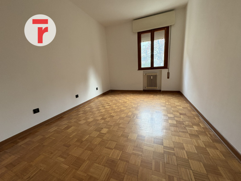 In zona San Carlo, quartiere residenziale servito e facilmente collegato, nelle immediate vicinan...