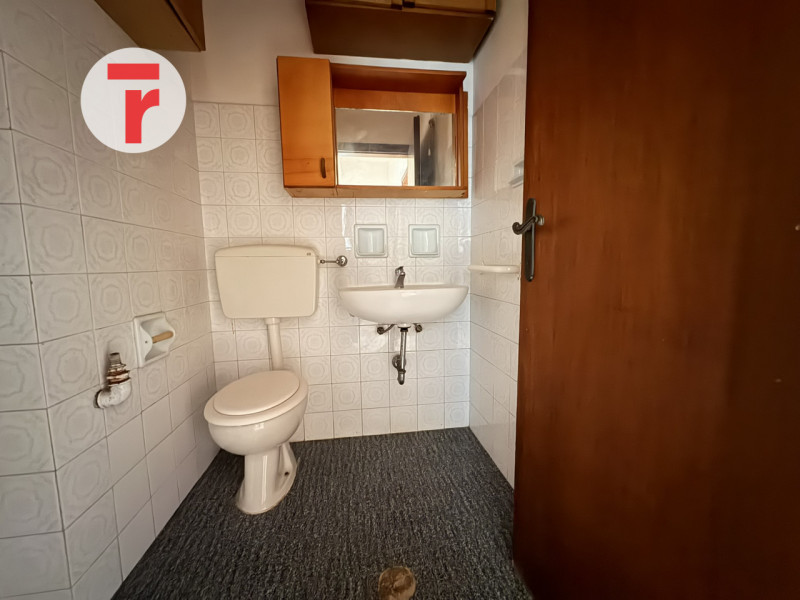 In zona San Carlo, quartiere residenziale servito e facilmente collegato, nelle immediate vicinan...