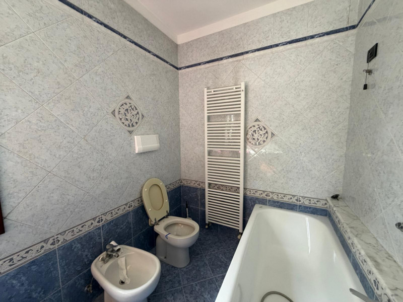 Tra Noventa e Camin, proponiamo in affitto una splendida porzione di testa di trifamiliare, ideal...