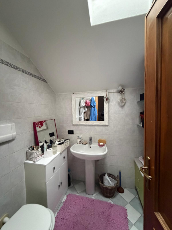 Tra Noventa e Camin, proponiamo in affitto una splendida porzione di testa di trifamiliare, ideal...