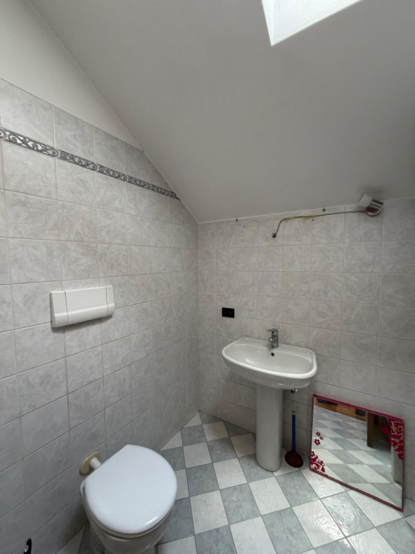 Tra Noventa e Camin, proponiamo in affitto una splendida porzione di testa di trifamiliare, ideal...