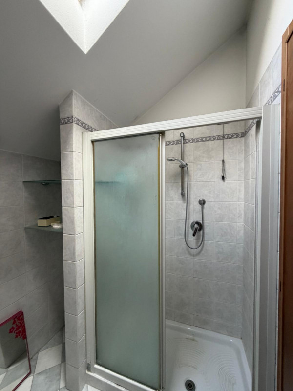 Tra Noventa e Camin, proponiamo in affitto una splendida porzione di testa di trifamiliare, ideal...