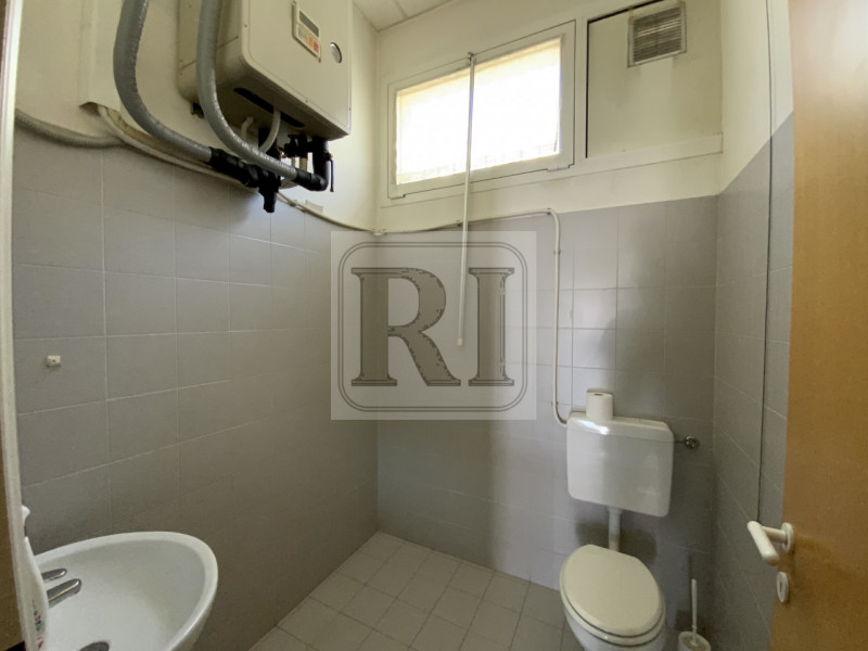 LIMENA - centrale soluzione, negozio con ampio parcheggio, 150mq open space + servizio. Rich. 1.2...