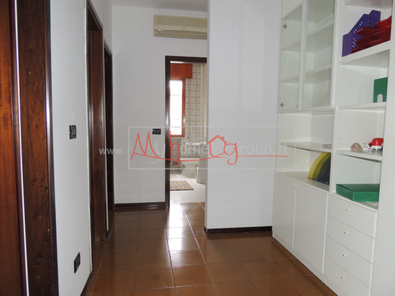 ZONA PIO X - UNIVERSITA': Affittasi stanza singola in appartamento condiviso per lavoratori; l'ap...