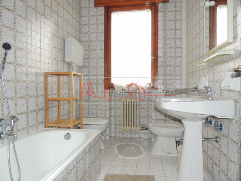 ZONA PIO X - UNIVERSITA': Affittasi stanza singola in appartamento condiviso per lavoratori; l'ap...