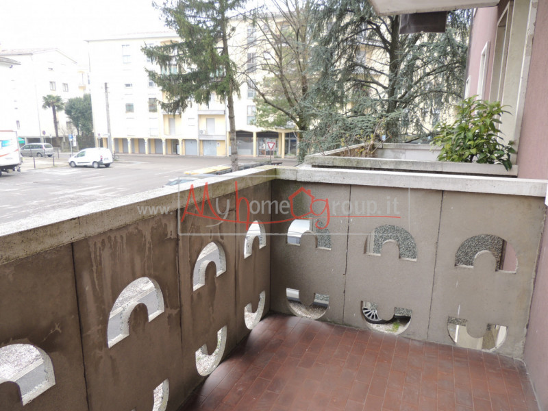 ZONA PIO X - UNIVERSITA': Affittasi stanza singola in appartamento condiviso per lavoratori; l'ap...