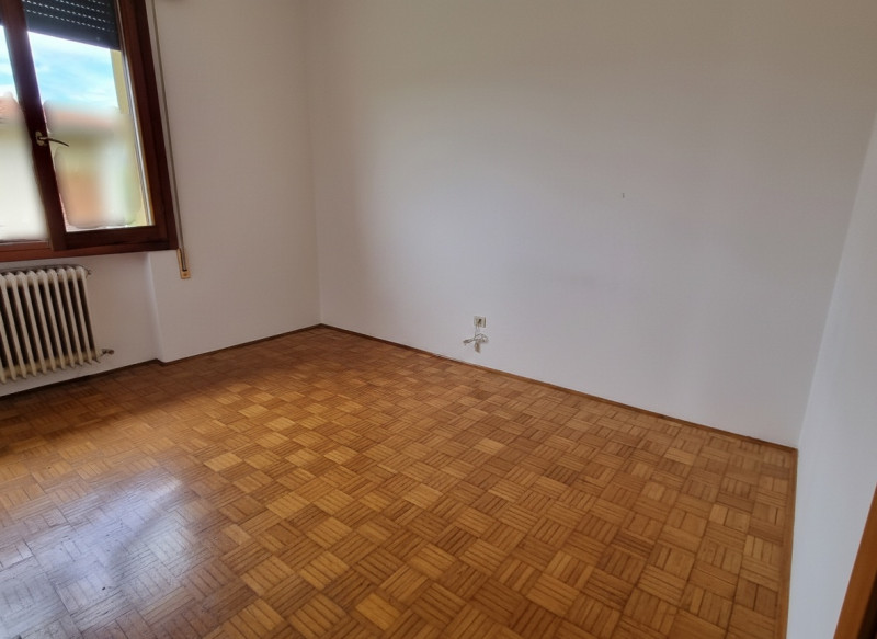 Cerchi ampi spazi e tranquillità a Rossano Veneto?
In un curato contesto di sole 4 unità, proponi...