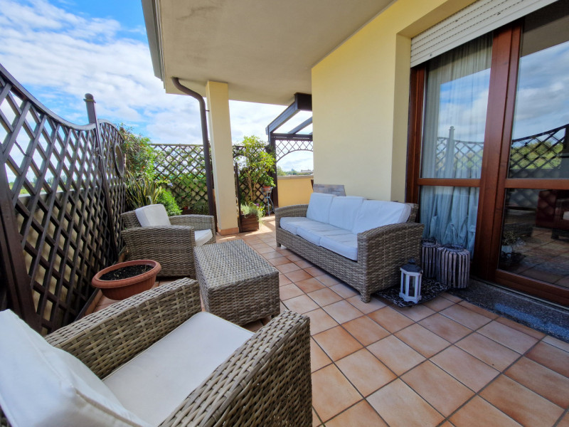 In una delle zone più ricercate di Padova, precisamente nel quartiere San Carlo, proponiamo in ve...