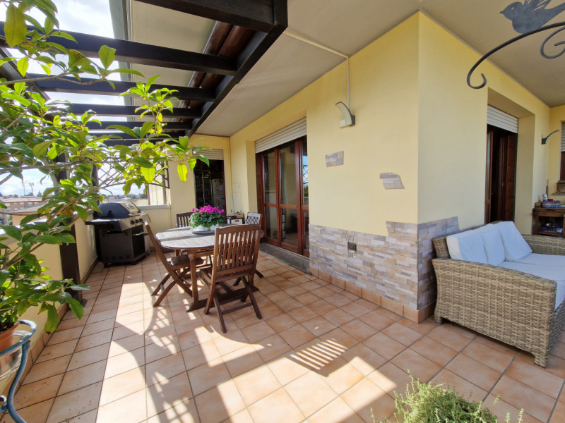 In una delle zone più ricercate di Padova, precisamente nel quartiere San Carlo, proponiamo in ve...