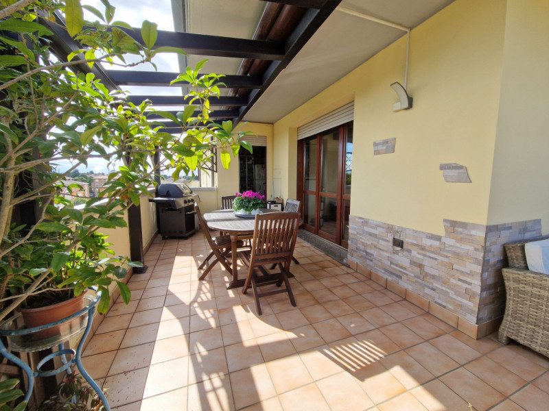 In una delle zone più ricercate di Padova, precisamente nel quartiere San Carlo, proponiamo in ve...