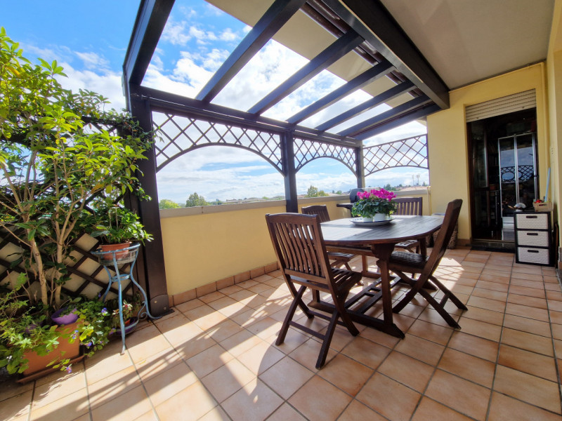 In una delle zone più ricercate di Padova, precisamente nel quartiere San Carlo, proponiamo in ve...