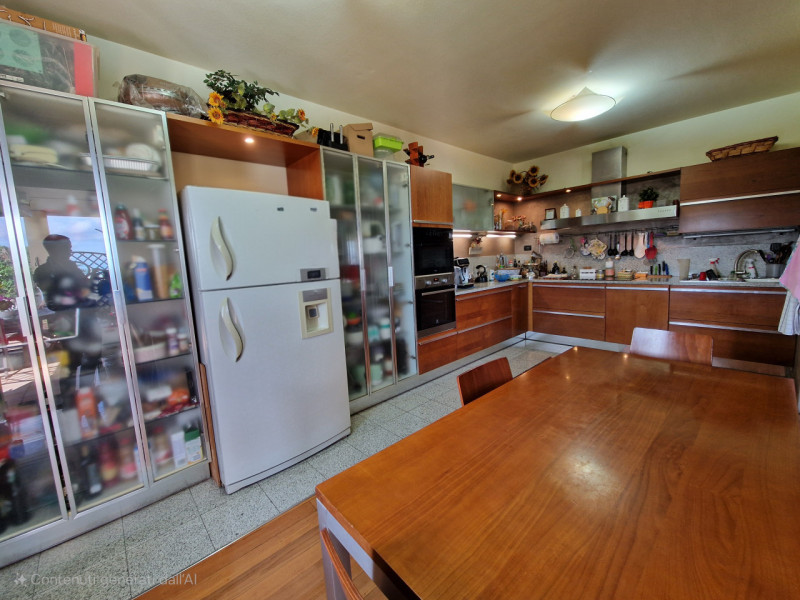 In una delle zone più ricercate di Padova, precisamente nel quartiere San Carlo, proponiamo in ve...