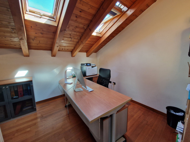 In una delle zone più ricercate di Padova, precisamente nel quartiere San Carlo, proponiamo in ve...