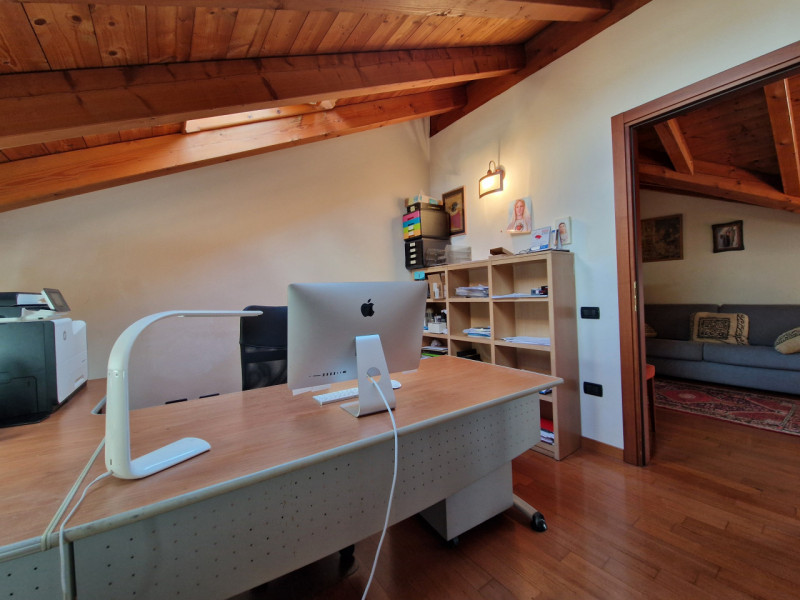 In una delle zone più ricercate di Padova, precisamente nel quartiere San Carlo, proponiamo in ve...