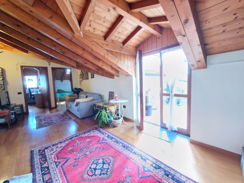 In una delle zone più ricercate di Padova, precisamente nel quartiere San Carlo, proponiamo in ve...