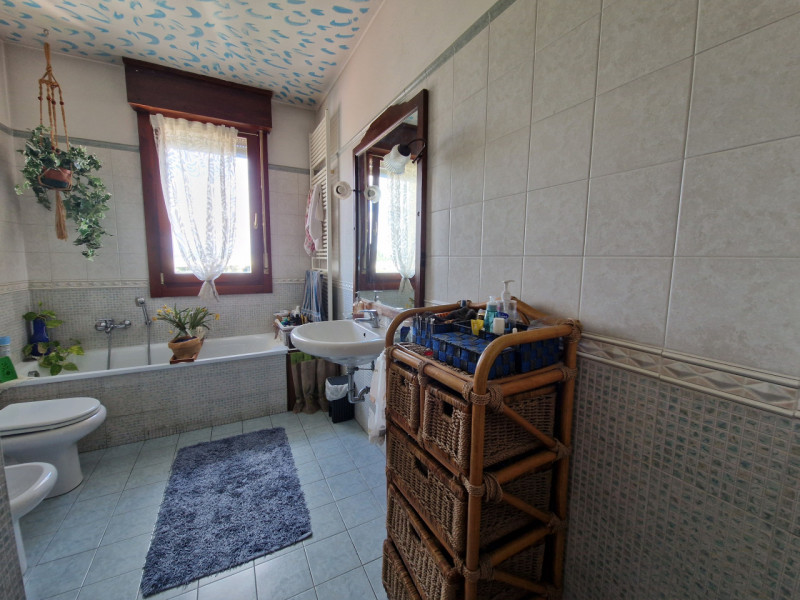 In una delle zone più ricercate di Padova, precisamente nel quartiere San Carlo, proponiamo in ve...