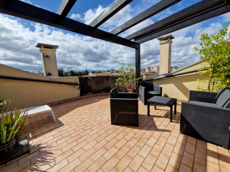 In una delle zone più ricercate di Padova, precisamente nel quartiere San Carlo, proponiamo in ve...