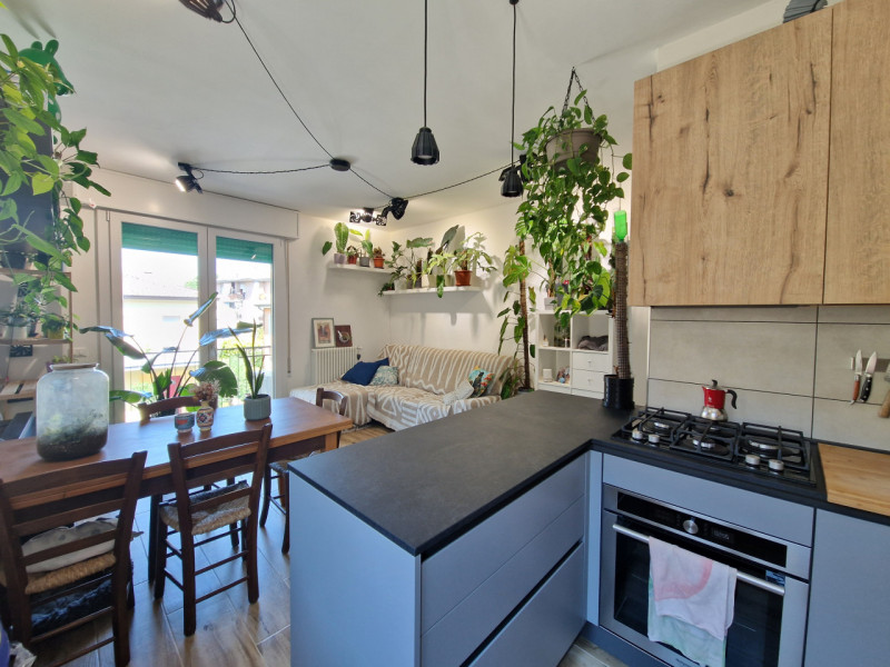 Nel quartiere San Carlo a Padova proponiamo in vendita un appartamento trilocale di 81 mq complet...