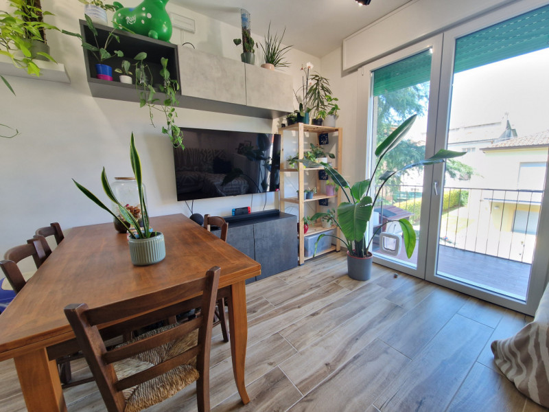 Nel quartiere San Carlo a Padova proponiamo in vendita un appartamento trilocale di 81 mq complet...