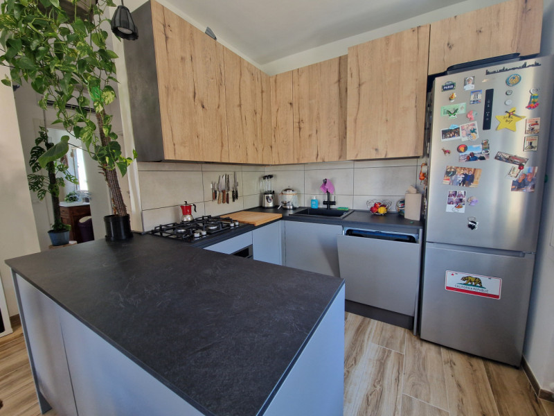 Nel quartiere San Carlo a Padova proponiamo in vendita un appartamento trilocale di 81 mq complet...