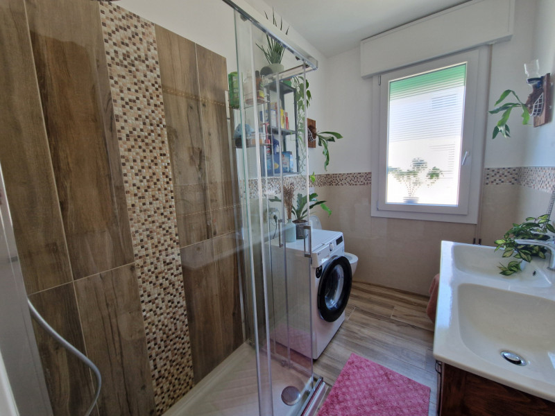 Nel quartiere San Carlo a Padova proponiamo in vendita un appartamento trilocale di 81 mq complet...