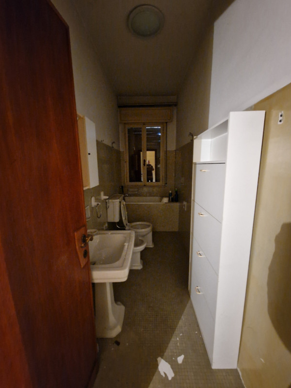 Casa singola su tre livelli di ampia metratura. Si tratta di una casa singola edificata negli ann...