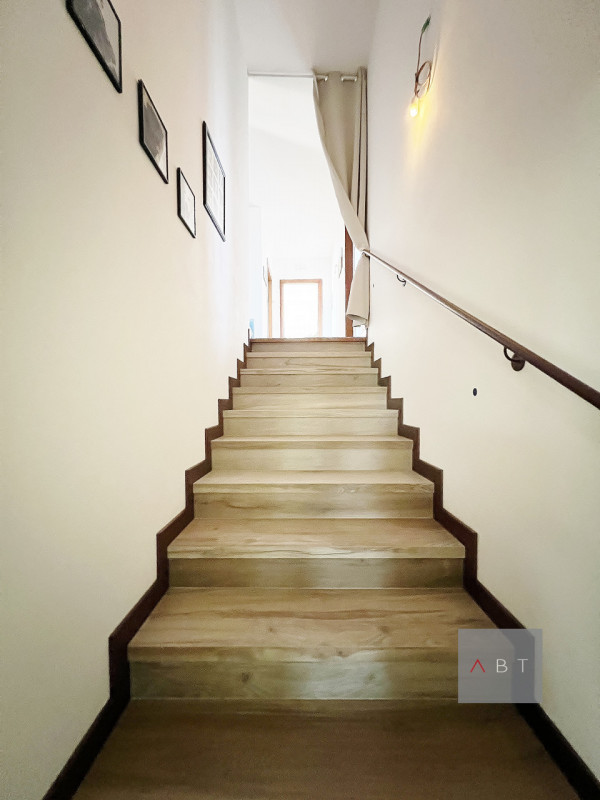 Situata nella frazione di Paviola, casa singola ultimata nel 2023 con finiture di pregio e compos...