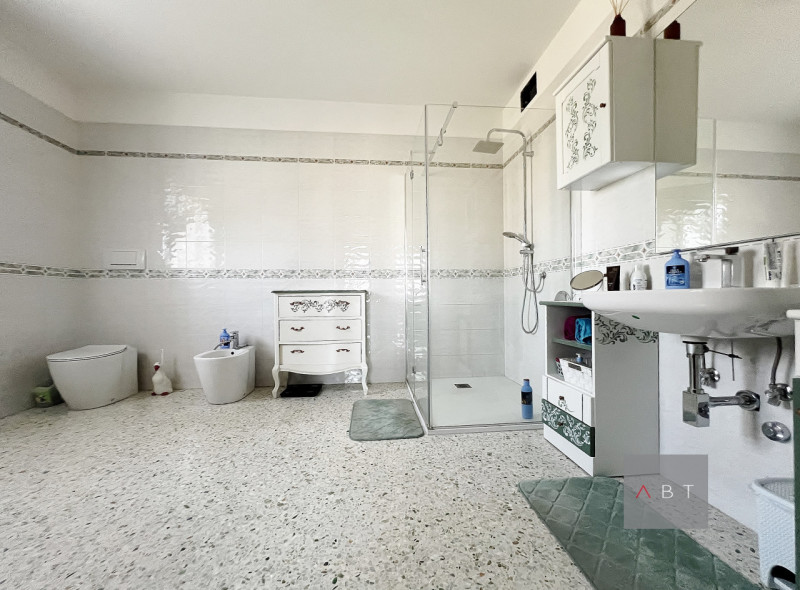 Situata nella frazione di Paviola, casa singola ultimata nel 2023 con finiture di pregio e compos...