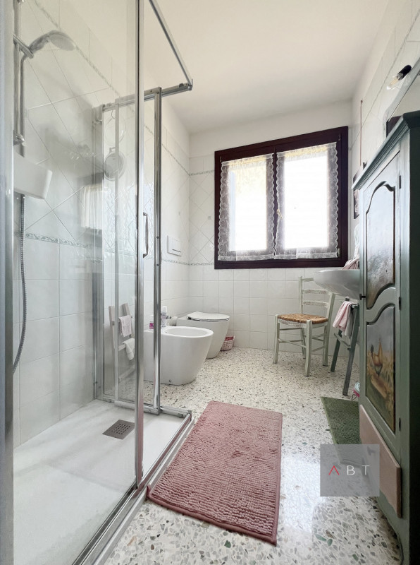 Situata nella frazione di Paviola, casa singola ultimata nel 2023 con finiture di pregio e compos...