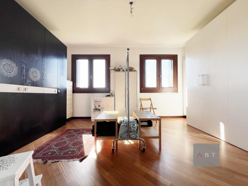 Situata nella frazione di Paviola, casa singola ultimata nel 2023 con finiture di pregio e compos...